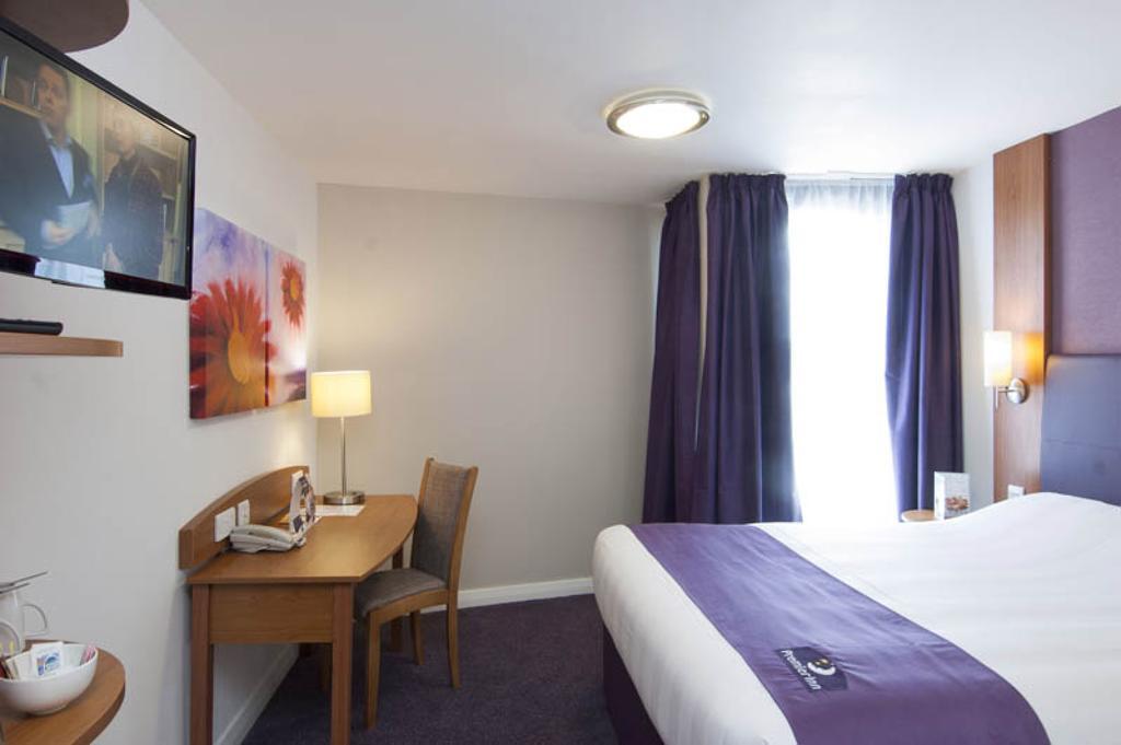 Premier Inn Sittingbourne Kent Chambre photo